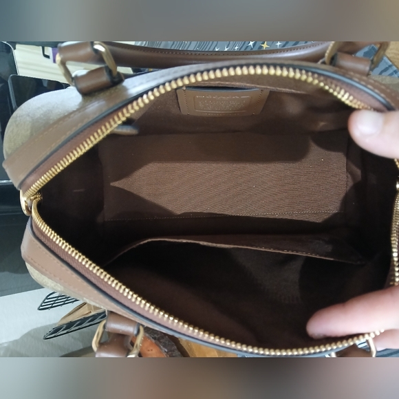 Coach purse - Picture 4 of 9